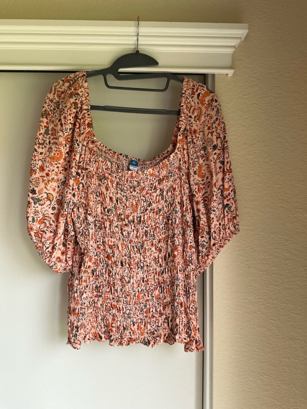 Old Navy Peach Floral Smocked Peasant Blouse
